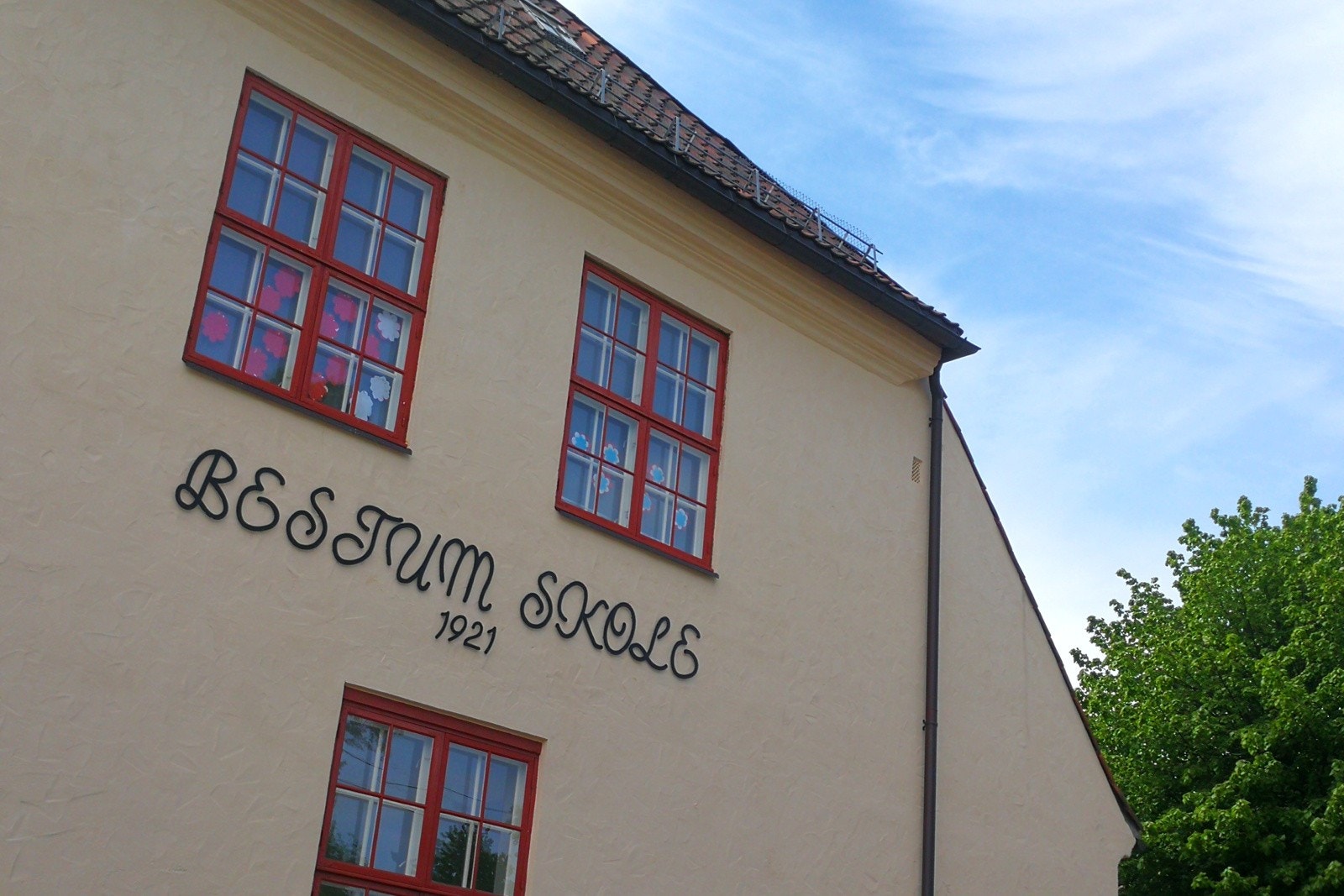 Bestum Skole. Galleribilde
