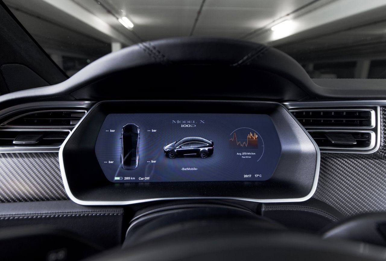 Tesla Model X 15