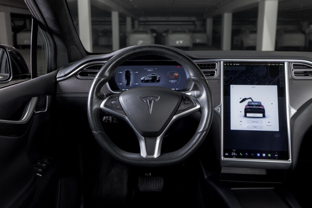 Tesla Model X 10