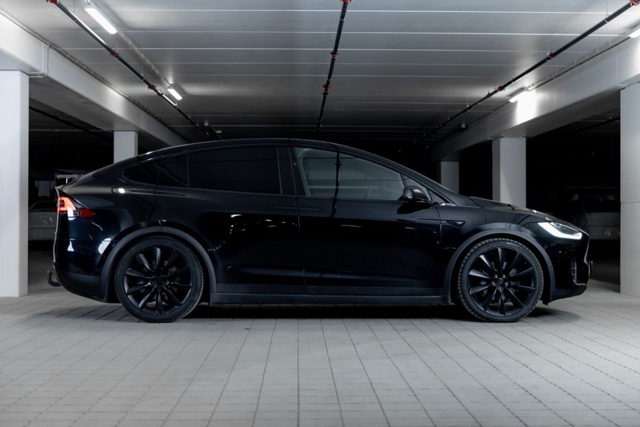 Tesla Model X 3