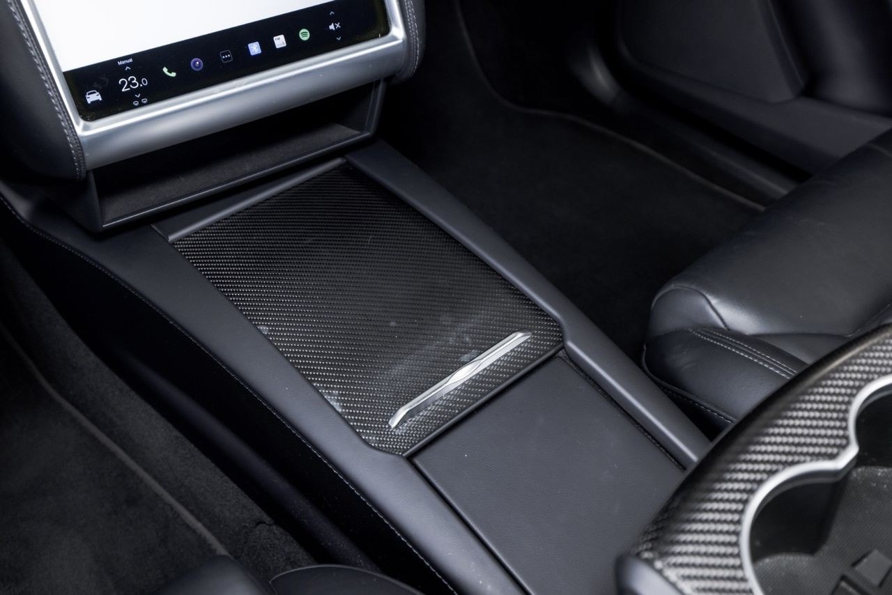 Tesla Model X 14
