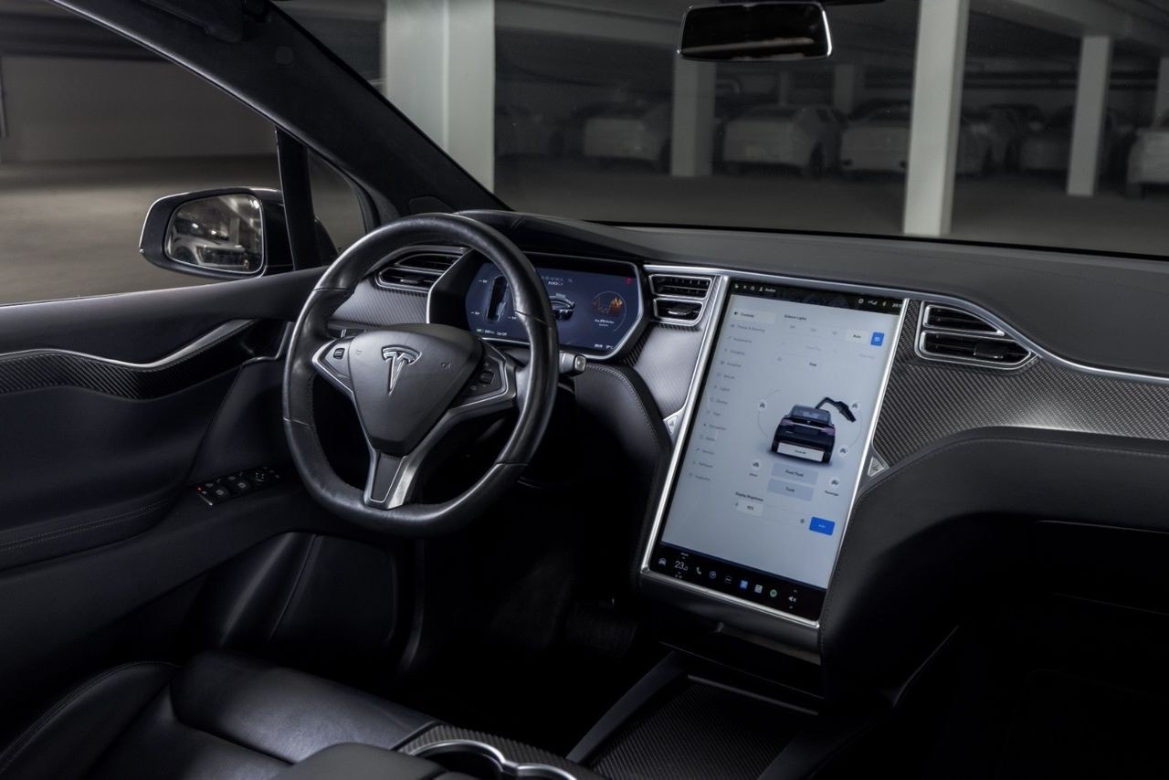Tesla Model X 12