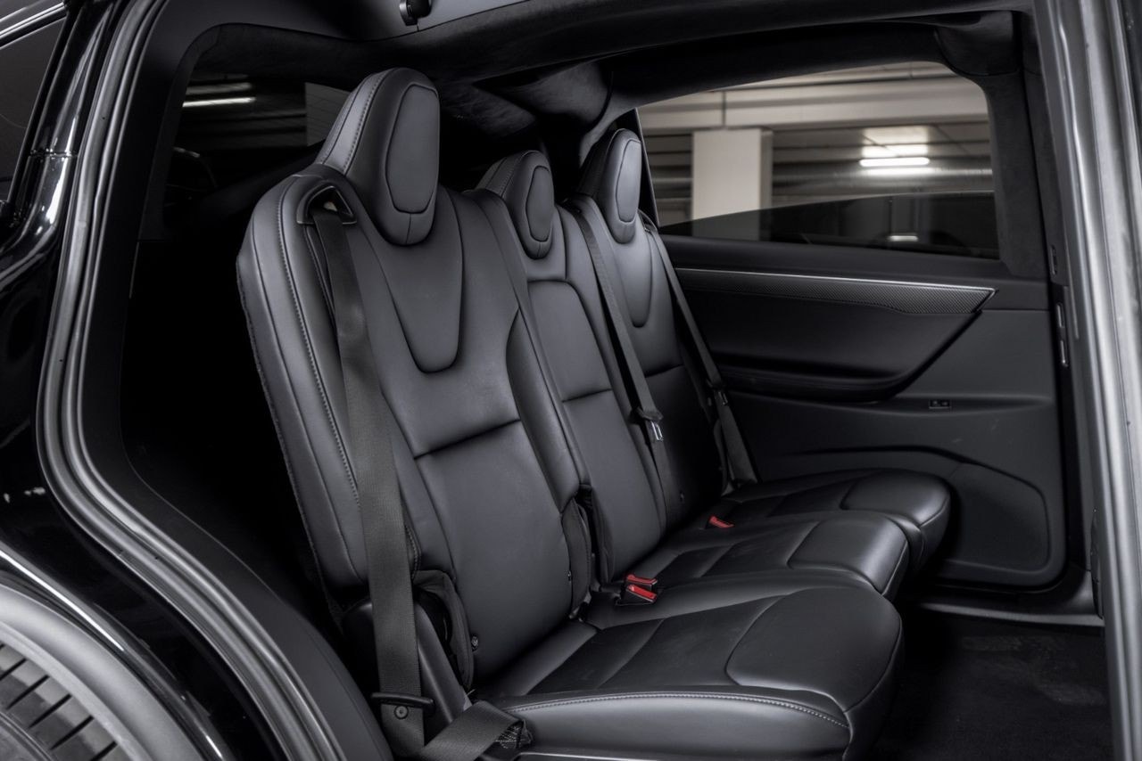 Tesla Model X 7