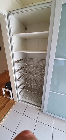 skap i gangen Galleribilde
