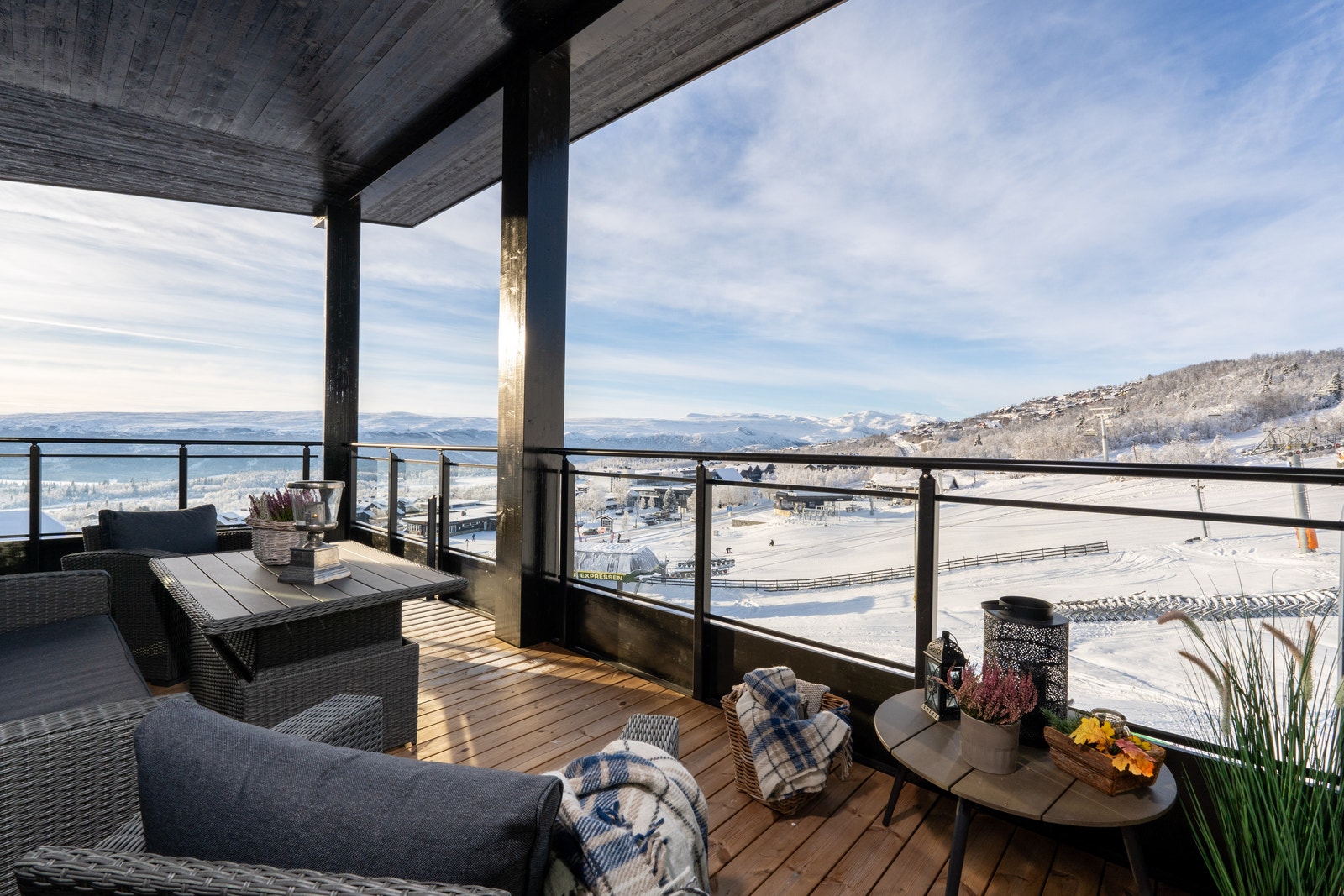 Unik utsikt fra en av terrassene med sol til langt på kveld Galleribilde