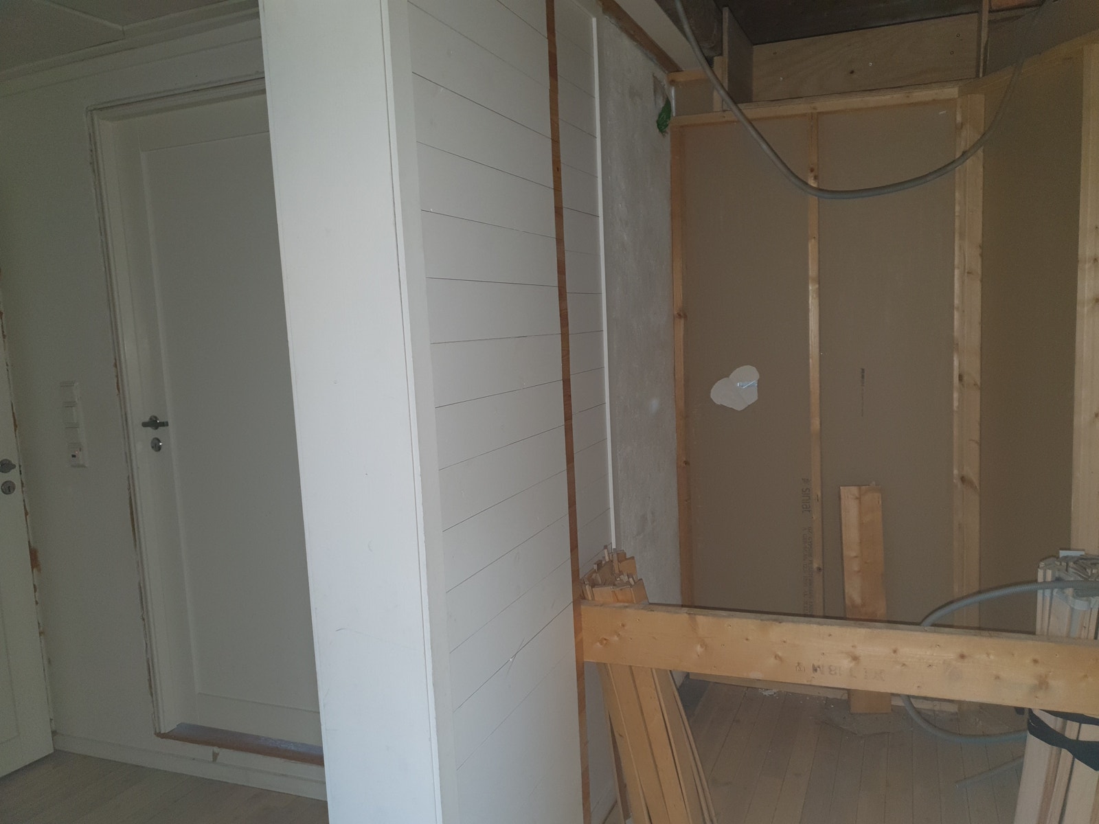 Gang 2 etg. Dør til bad. Galleribilde