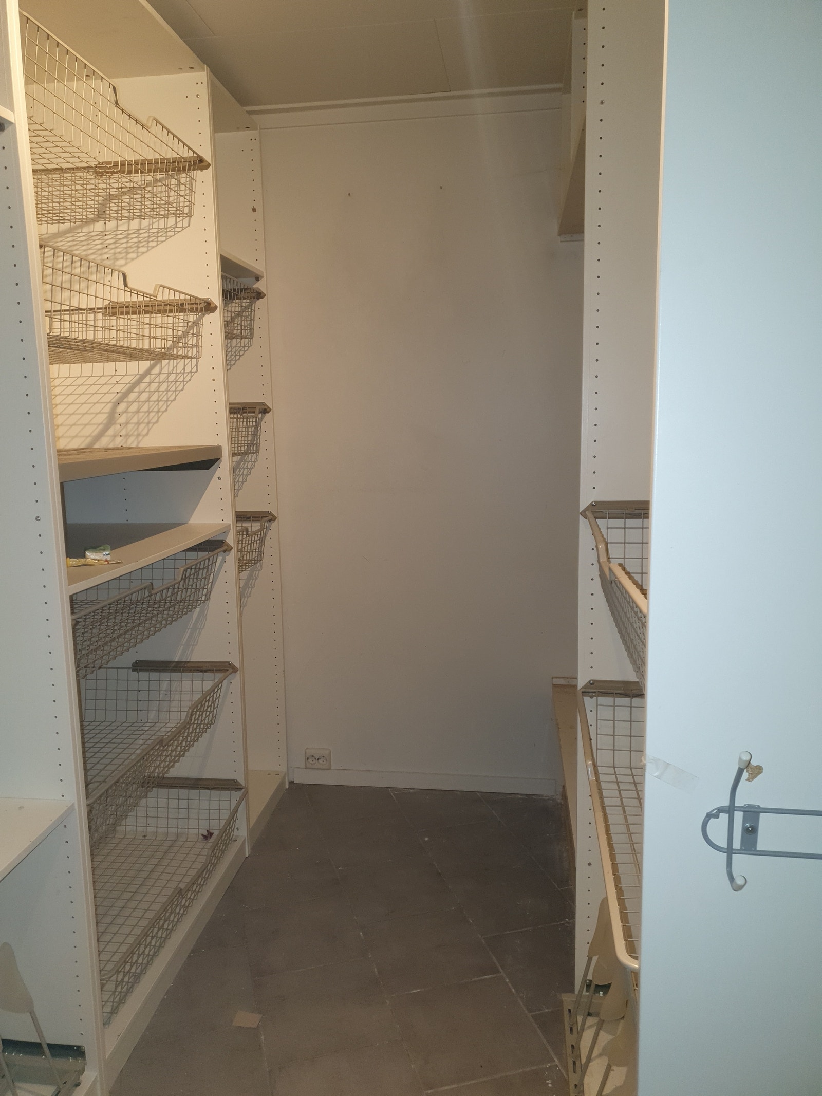 Garderobe 1 etg Galleribilde