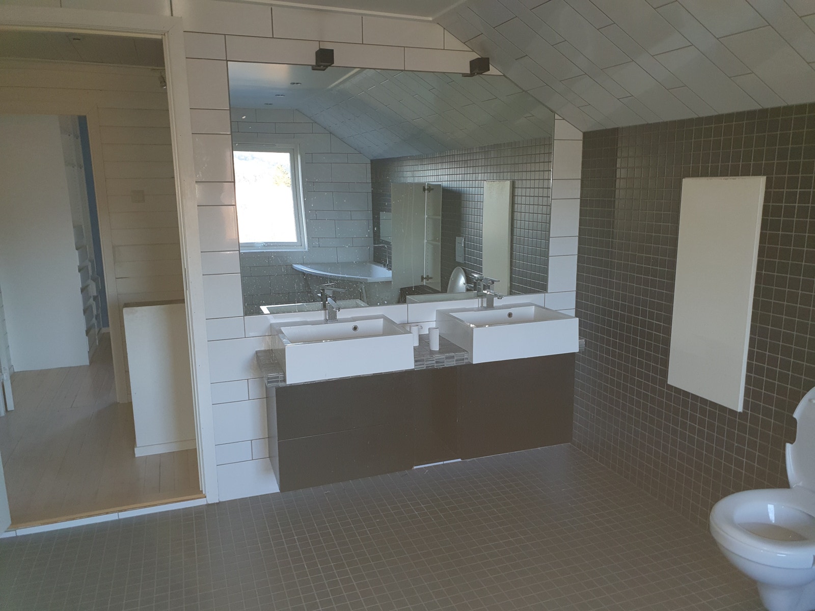 Bad og gang 2. etg Galleribilde