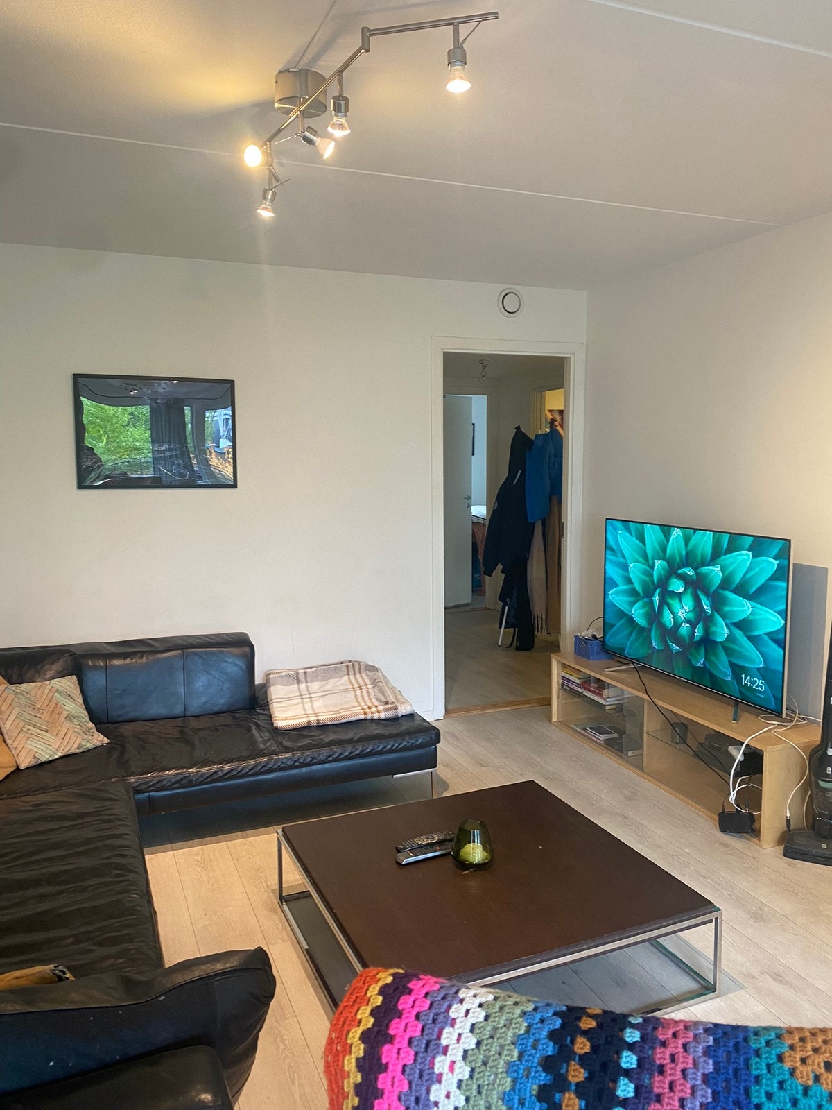 Vi har fått ny soffa etter bildet ble tatt, tv inkludert Galleribilde