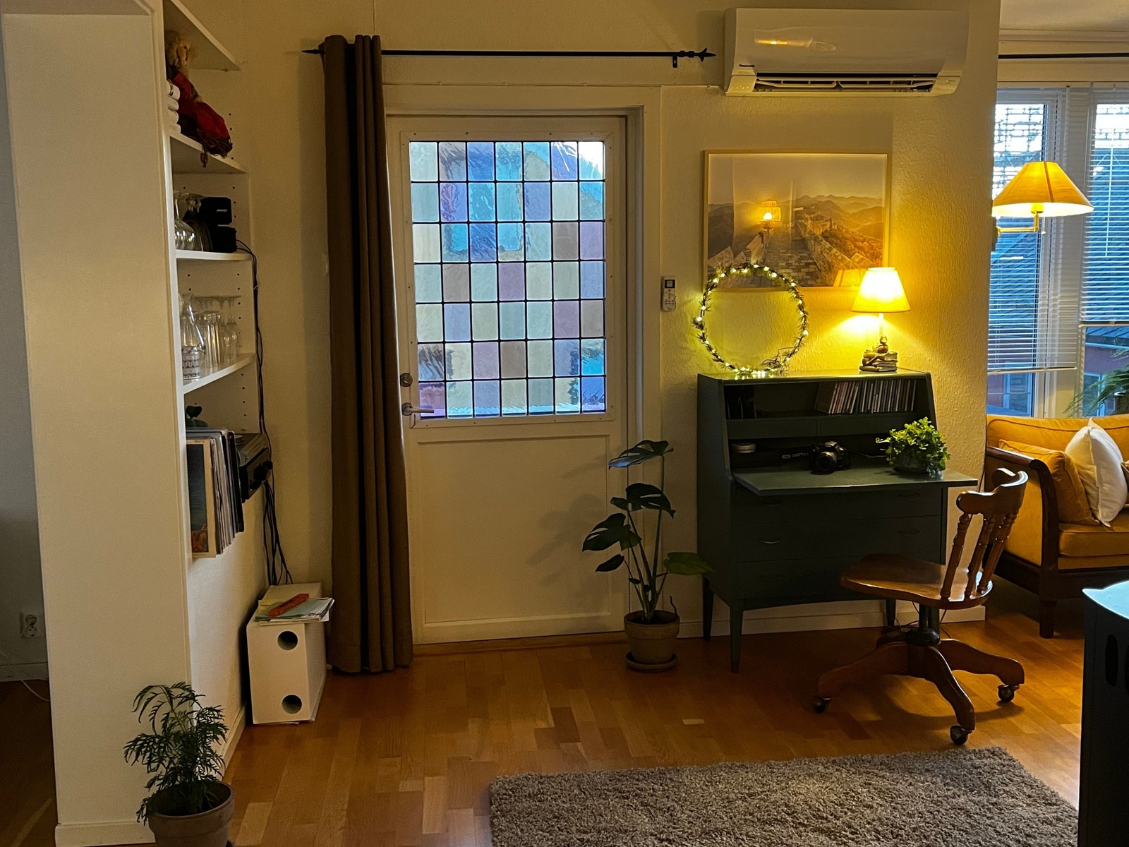 Stue med utgang balkong Galleribilde