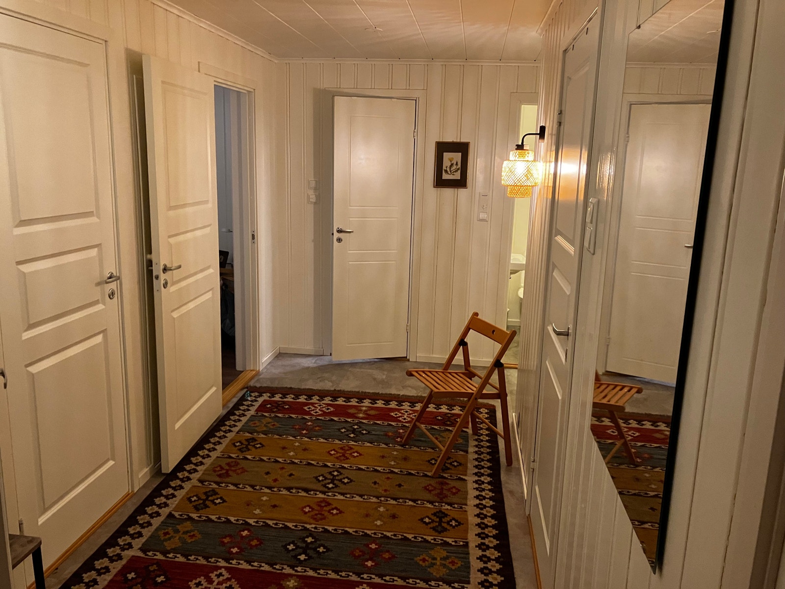 Romslig gang Galleribilde