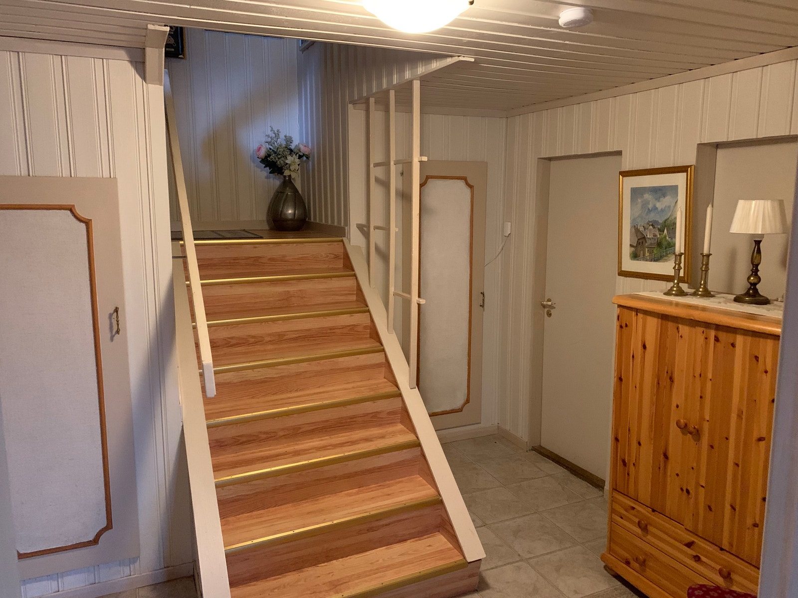 Gang med trapp til 2. etasje Galleribilde