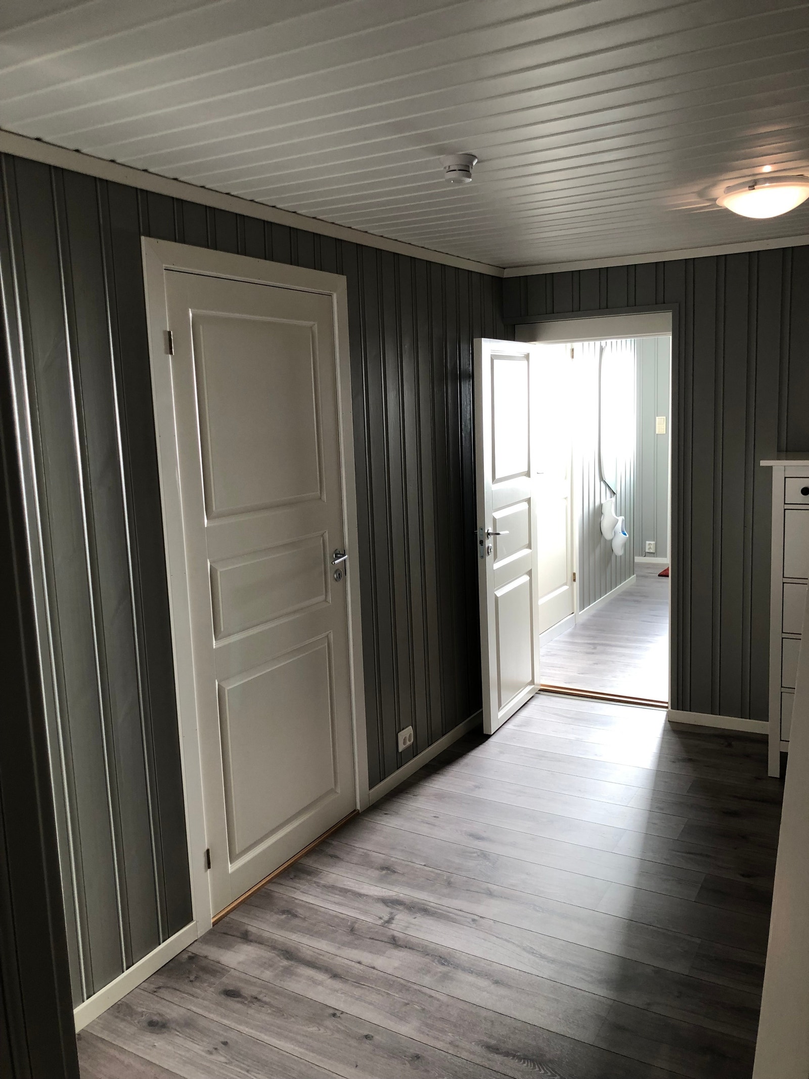 Innergang kjeller. Galleribilde