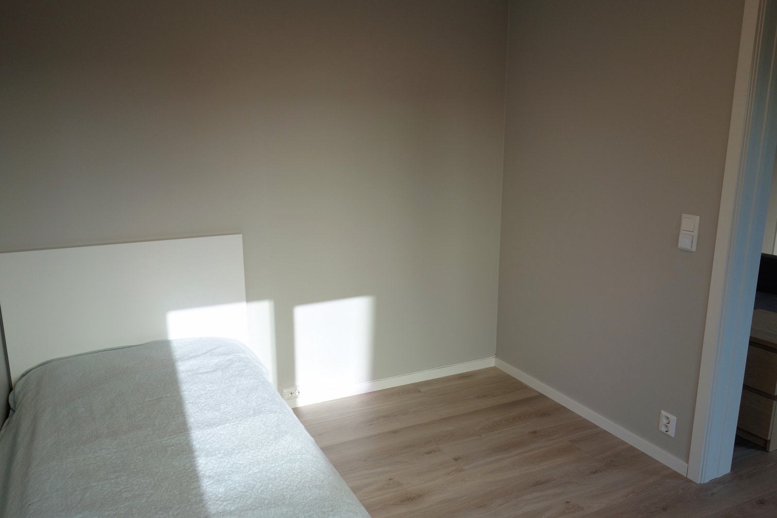 Soverom (seng inngår ikke, garderobeskap inngår - se senere bilde) Galleribilde