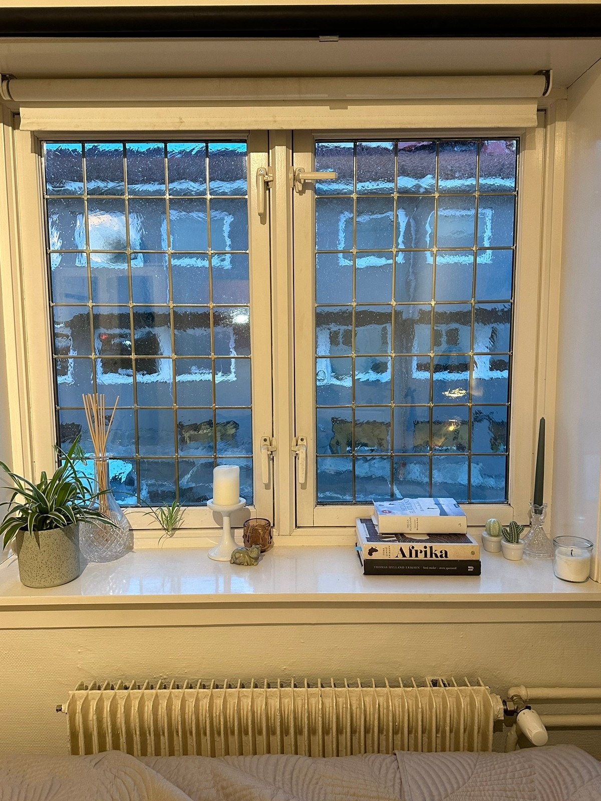 Vindu ved sengen Galleribilde