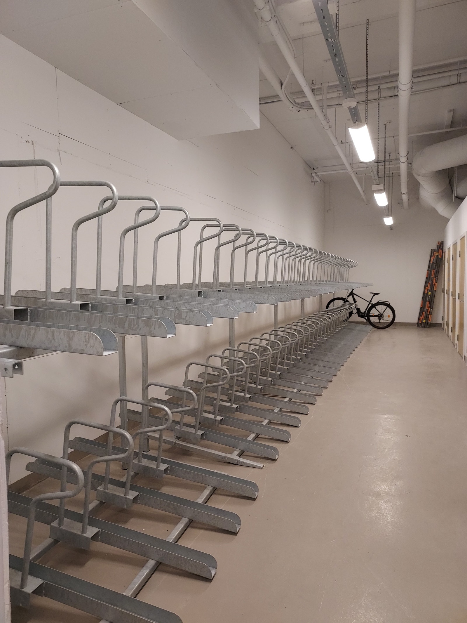 Sykkelparkering i 1.etg Galleribilde