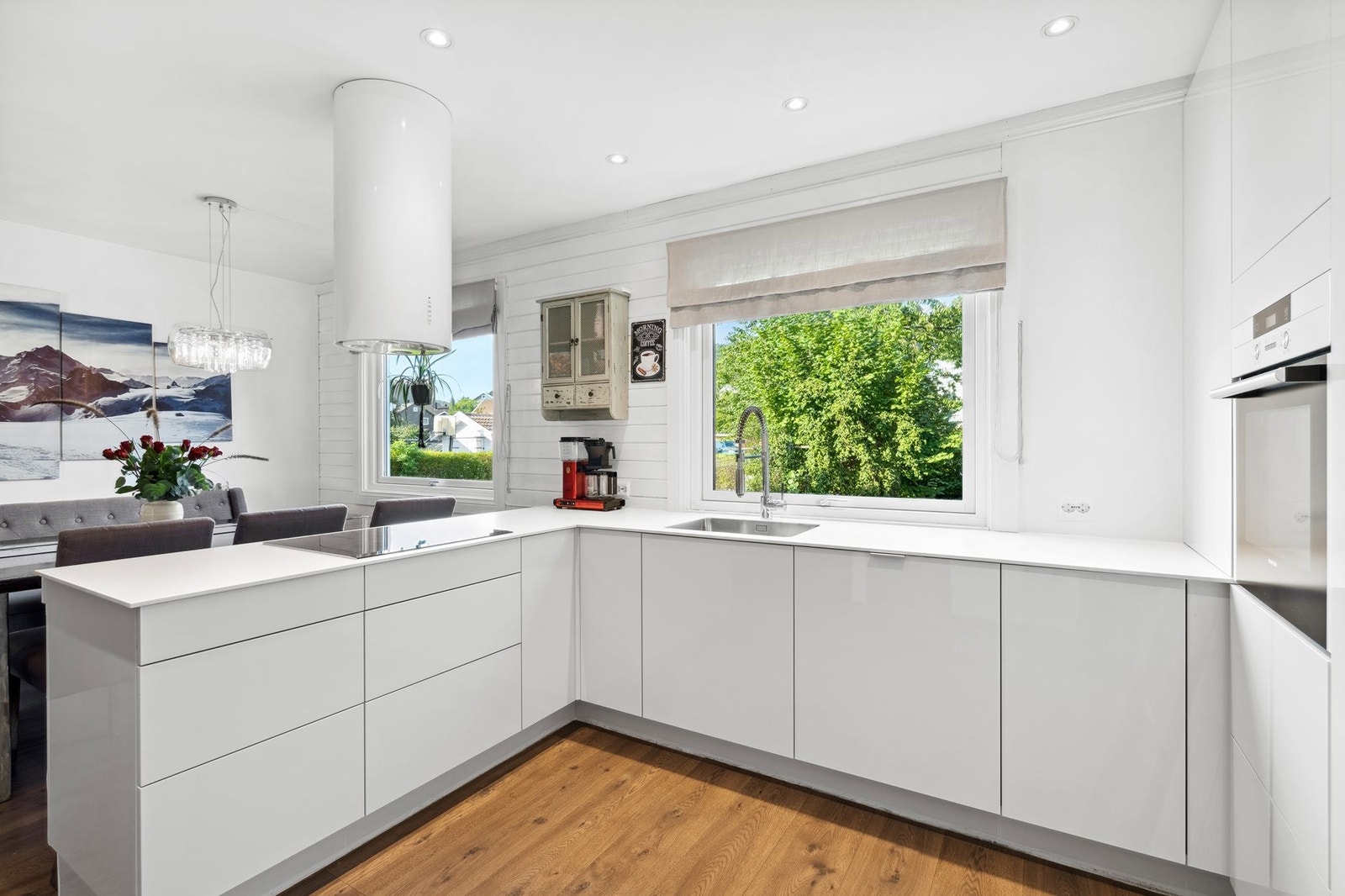 Åpen kjøkken til stua Galleribilde