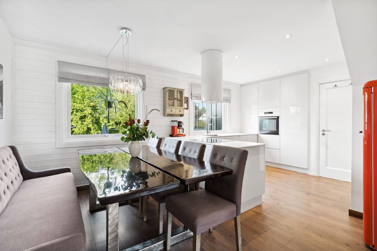 God plass til spisebord Galleribilde