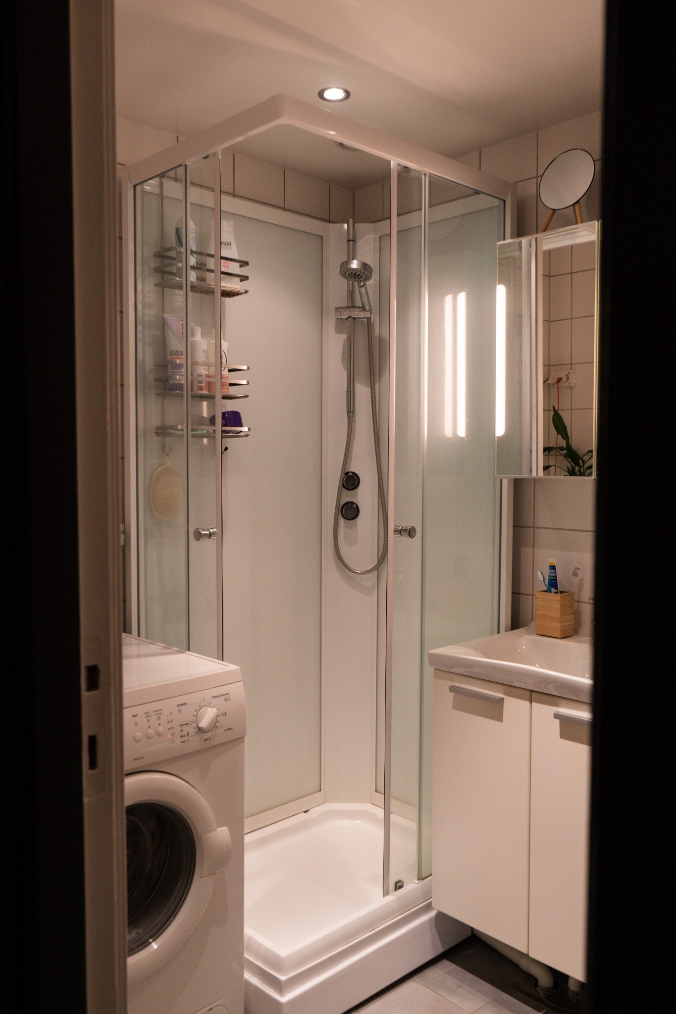 Dusjkabinett fra 2019 med to-greps armatur Galleribilde