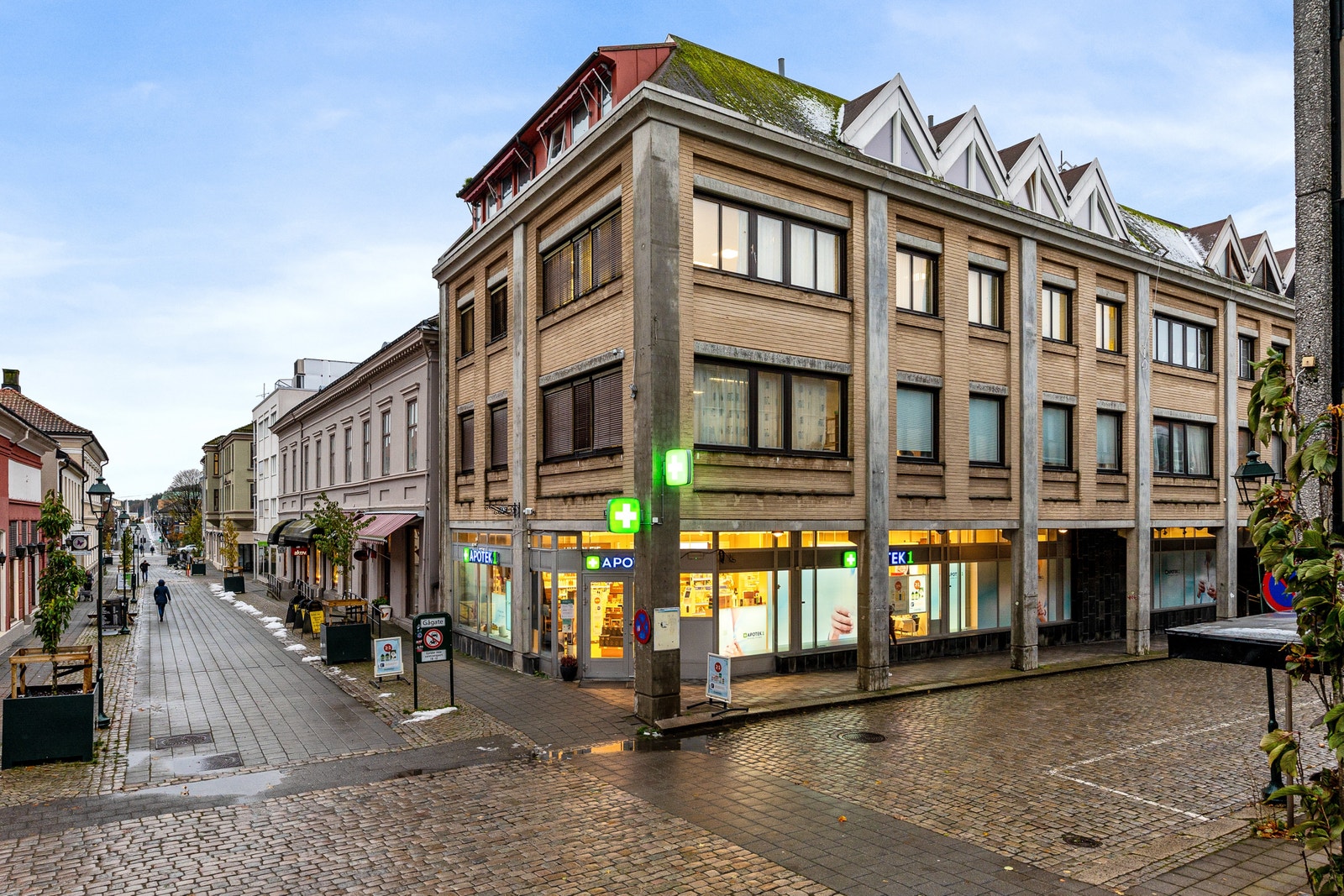 God tilgang fra gågata Galleribilde