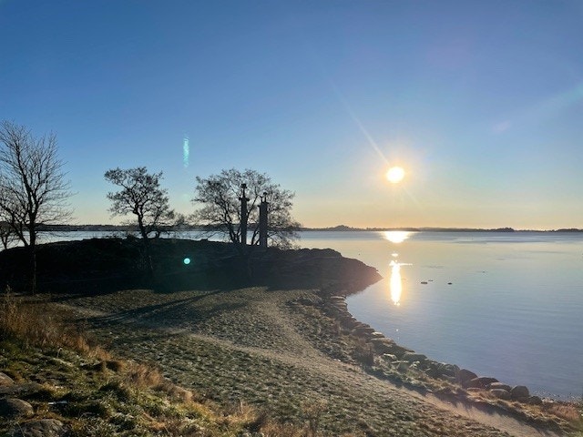 Sverd i Fjell / Hafrsfjord er en kort spasertur unna. The beautiful Hafrsfjord is within a few minutes walk. Galleribilde