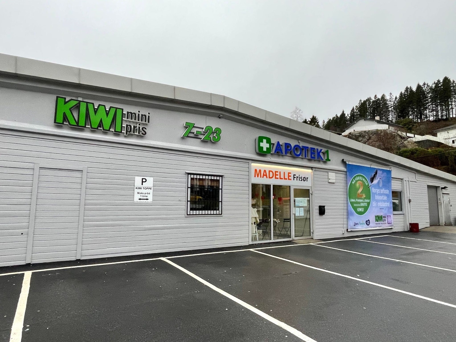 Kiwi , Apotek, Frisør Galleribilde