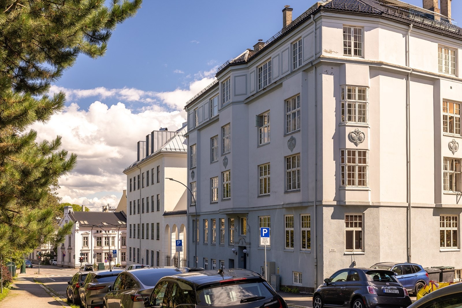 Flotte Josefines gate 38 har en ettertraktet beliggenhet i rolig enveiskjørt gate Galleribilde