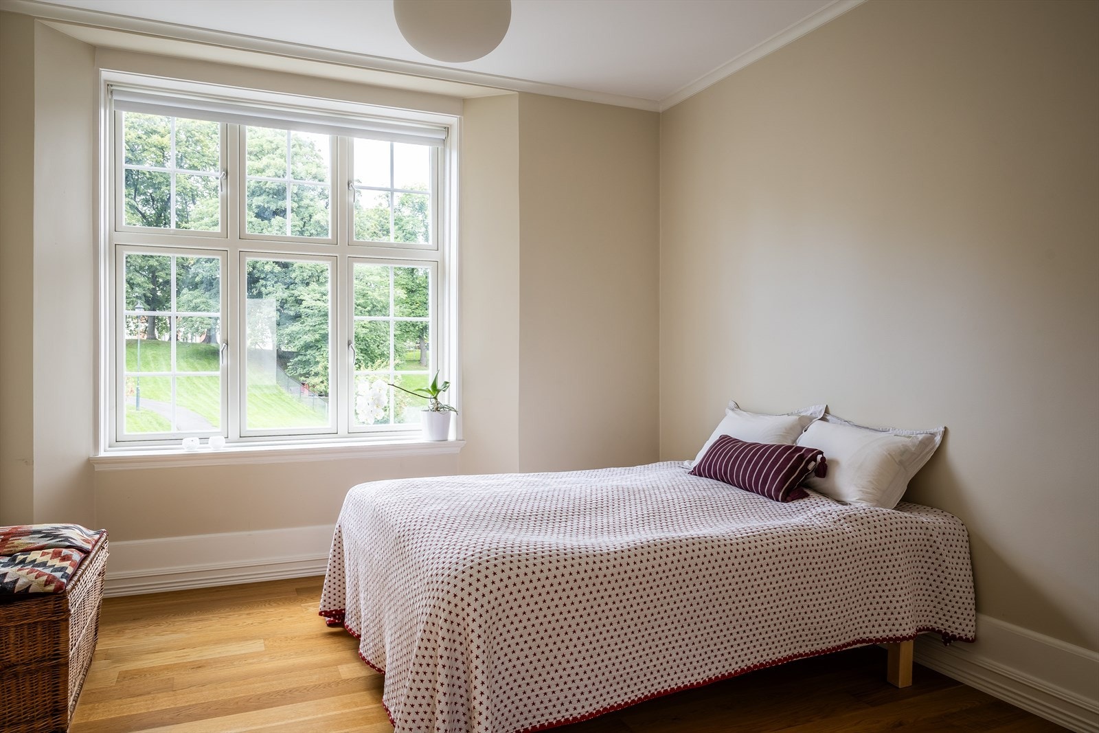 Soverom 2 er også av svært god størrelse Galleribilde