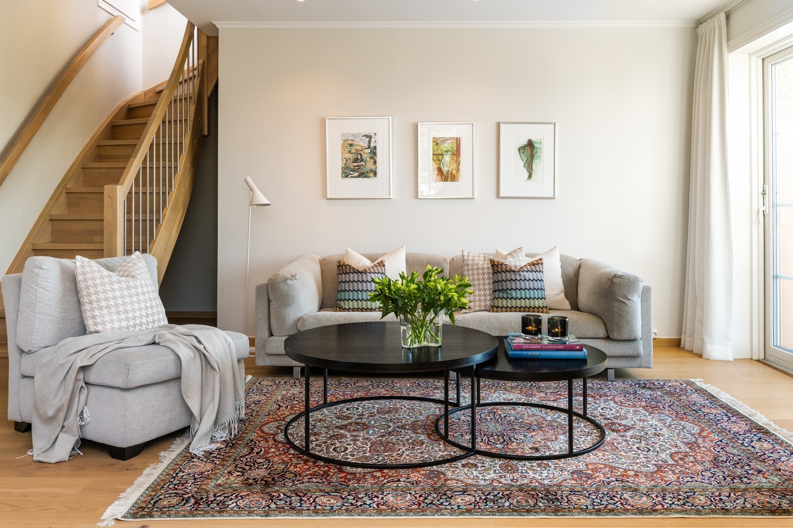 Gulv og vegger i stuen ble oppgradert i 2015. Galleribilde