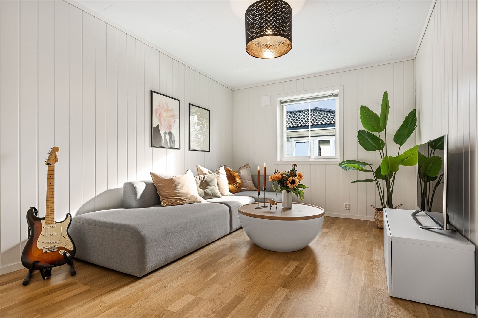 Soverom 3 - Romslig soverom som fint kan benyttes som ekstra stue / spillerom. Galleribilde