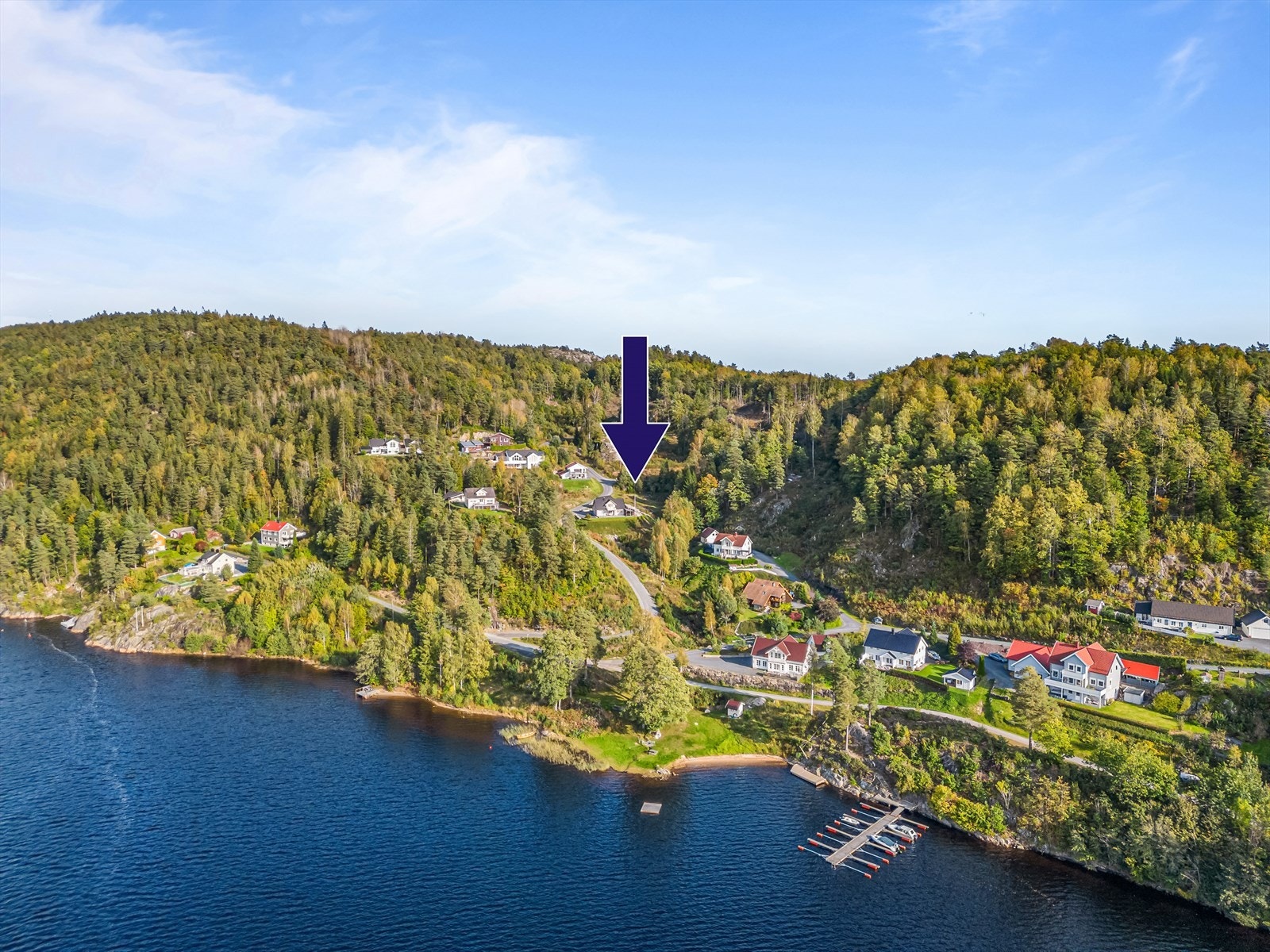 Tomten ligger kun en kort spasertur fra Songevannet Galleribilde