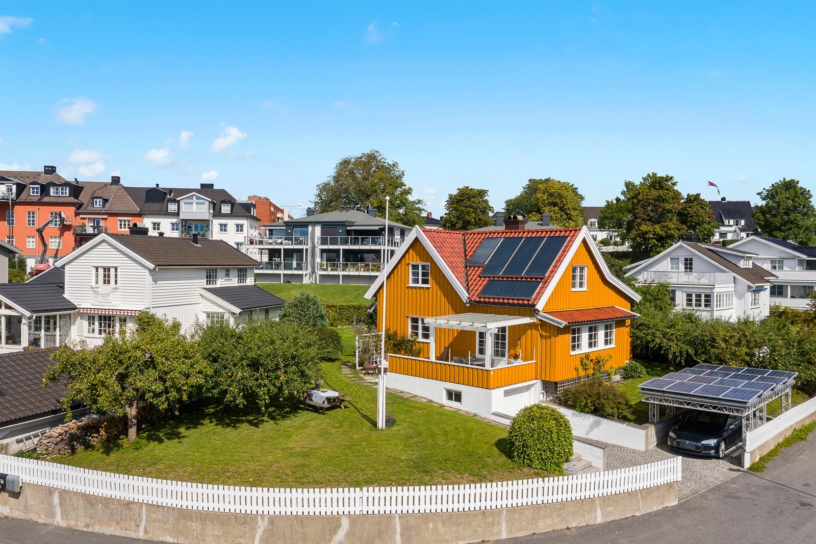 Det flotte boområdet har mye å by på - blant annet nærhet til sjø, idrettsanlegg og turområder. Galleribilde