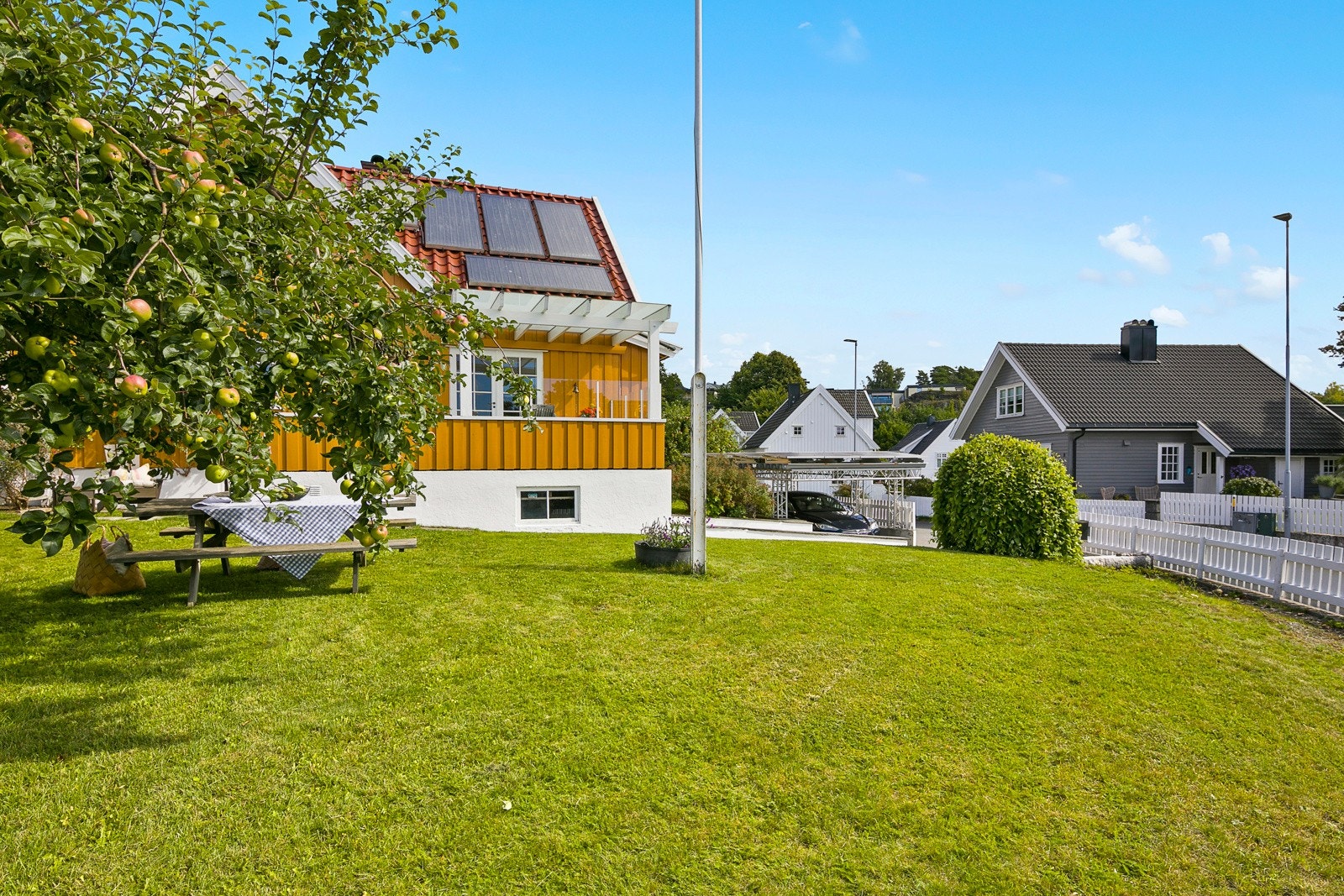 Det er godt med boltreplass for store og små. Galleribilde