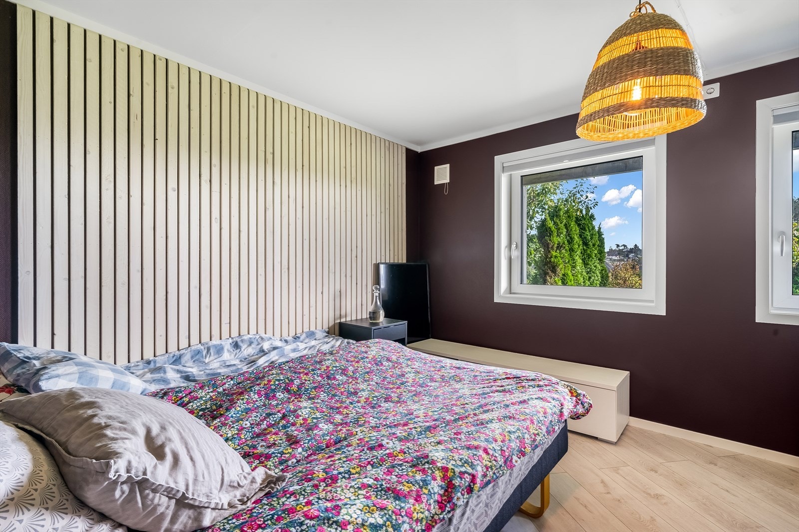 Romslig soverom i underetasjen. Galleribilde