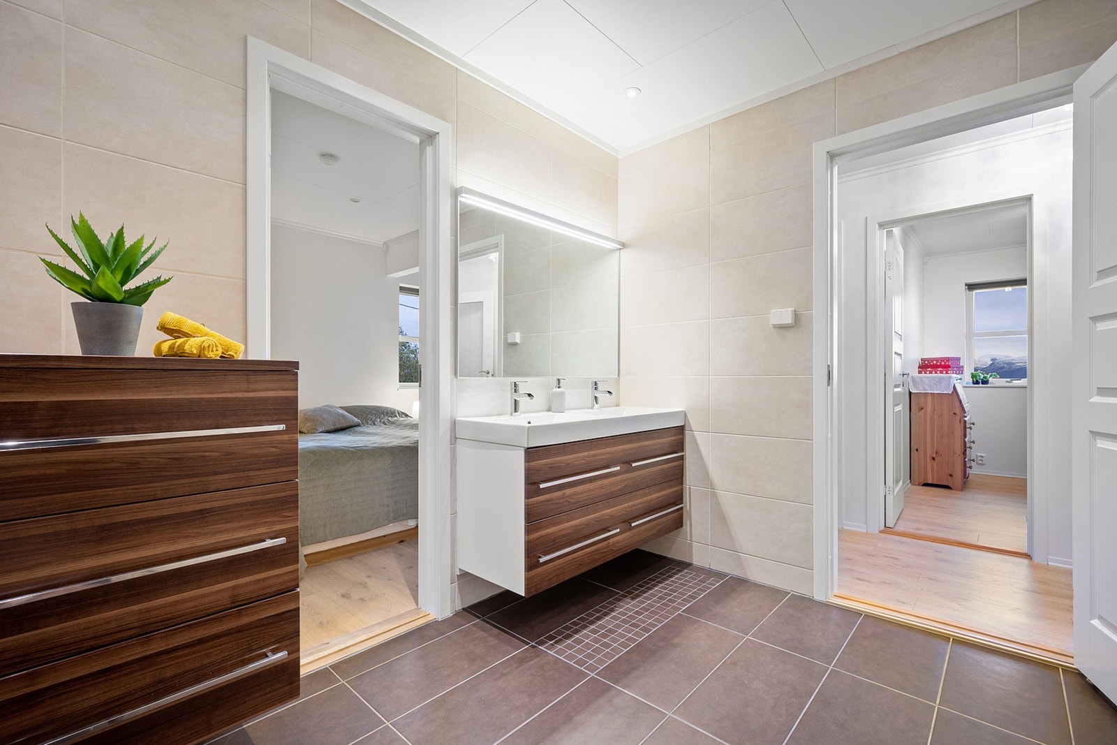 Direkte tilkomst mellom hovedsoverommet og badet Galleribilde