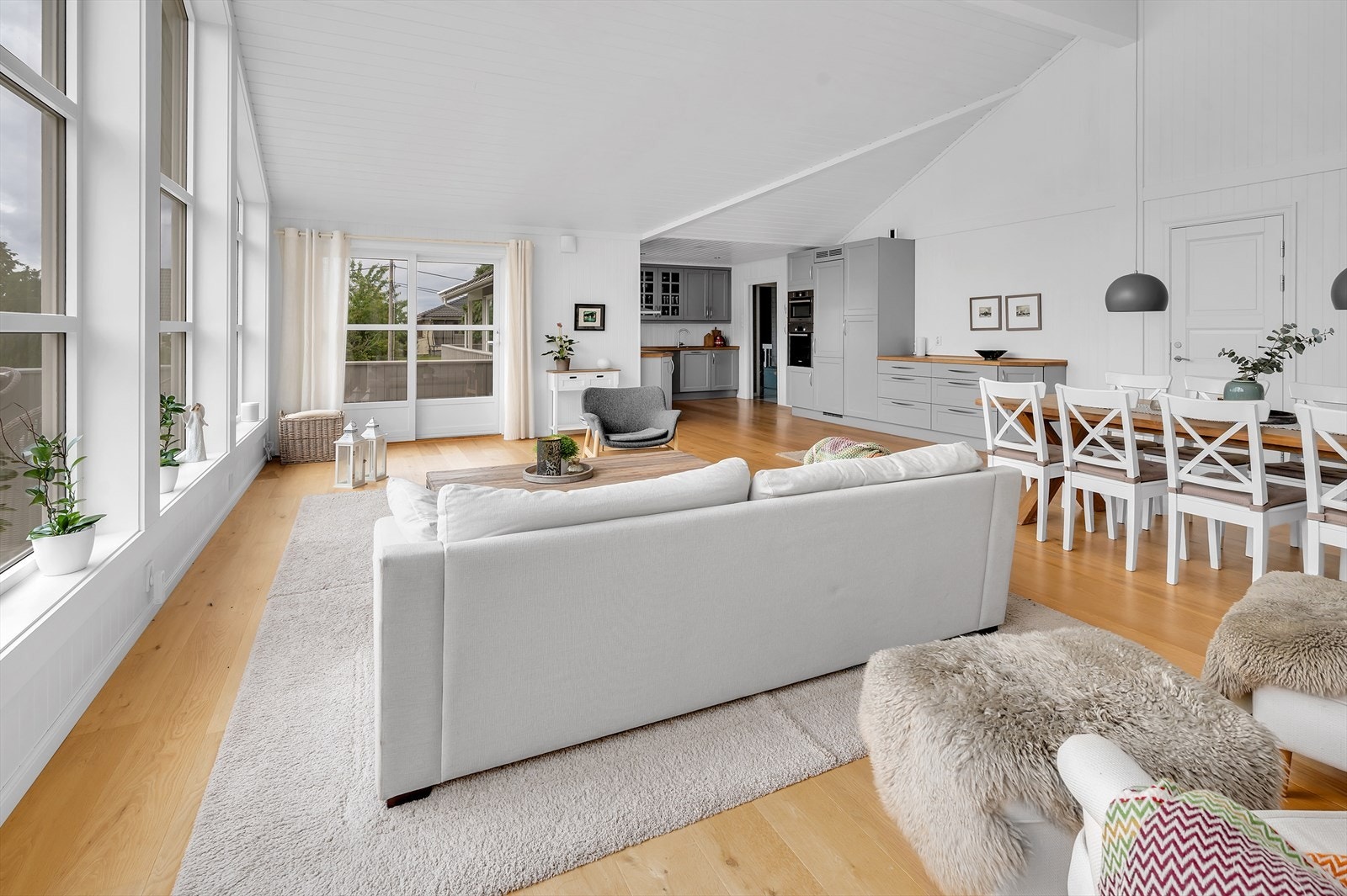 Spisestue / allrom / kjøkken Galleribilde