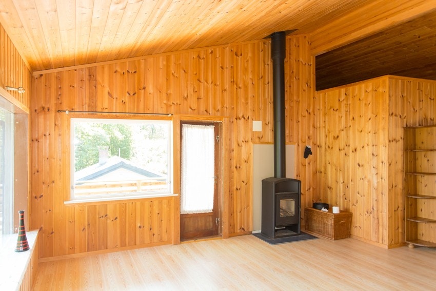 Stue med peisovn. Galleribilde