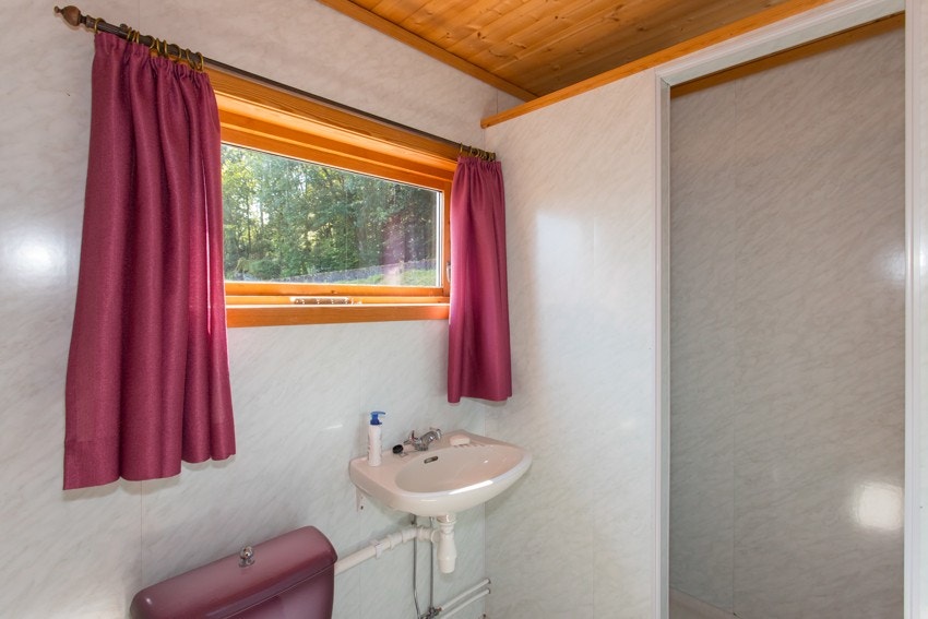 Bad/wc/dusj. Kun kaldt vann. Galleribilde