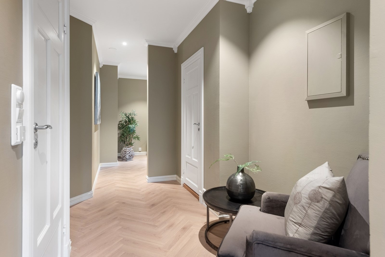 Det er rikelig med møbleringsmuligheter i leiligheten Galleribilde