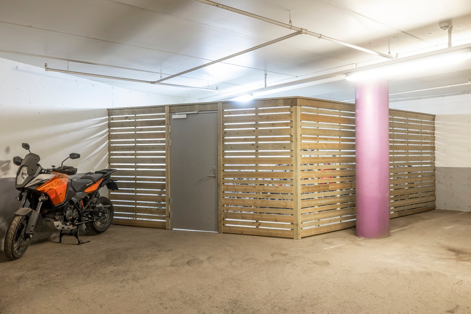 Sykkelparkering i garasjeanlegg Galleribilde