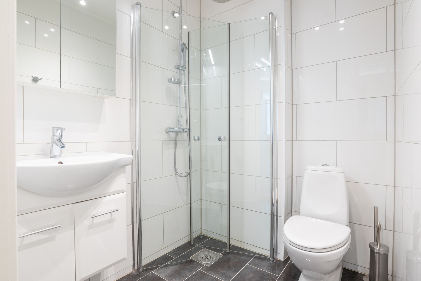 Bad med dusj kabinett Galleribilde