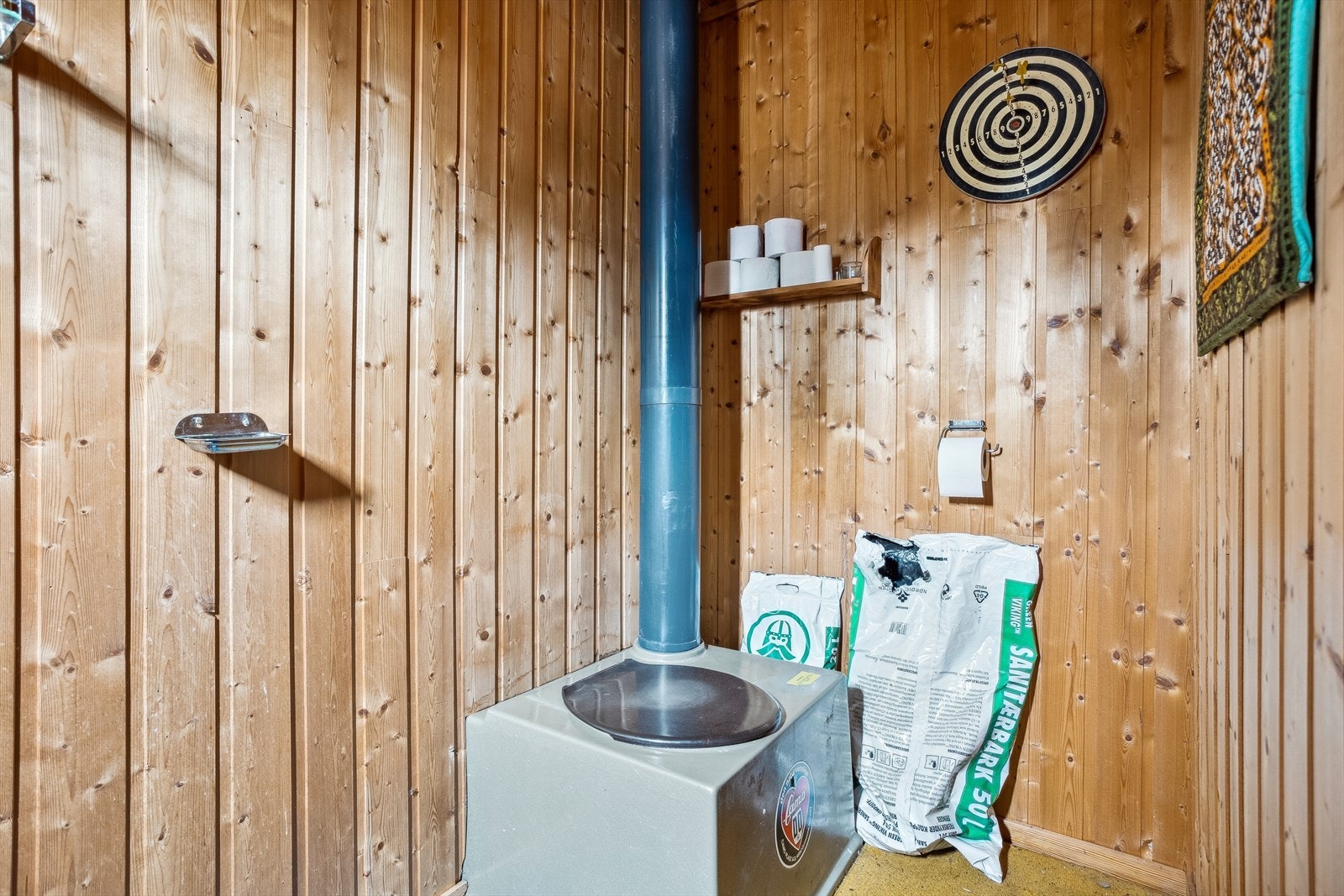 Rom med komposteringstoalett. Galleribilde