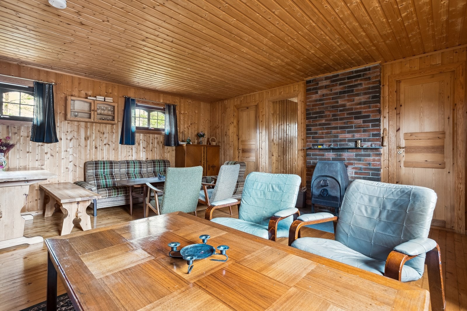 Vedovn på stue som gir god varme på kalde vinterdager. Galleribilde