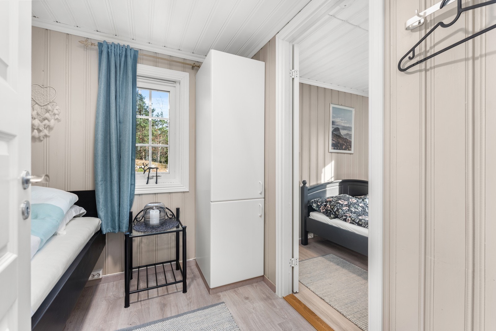 To soverom som ligger inntil hverandre. Galleribilde