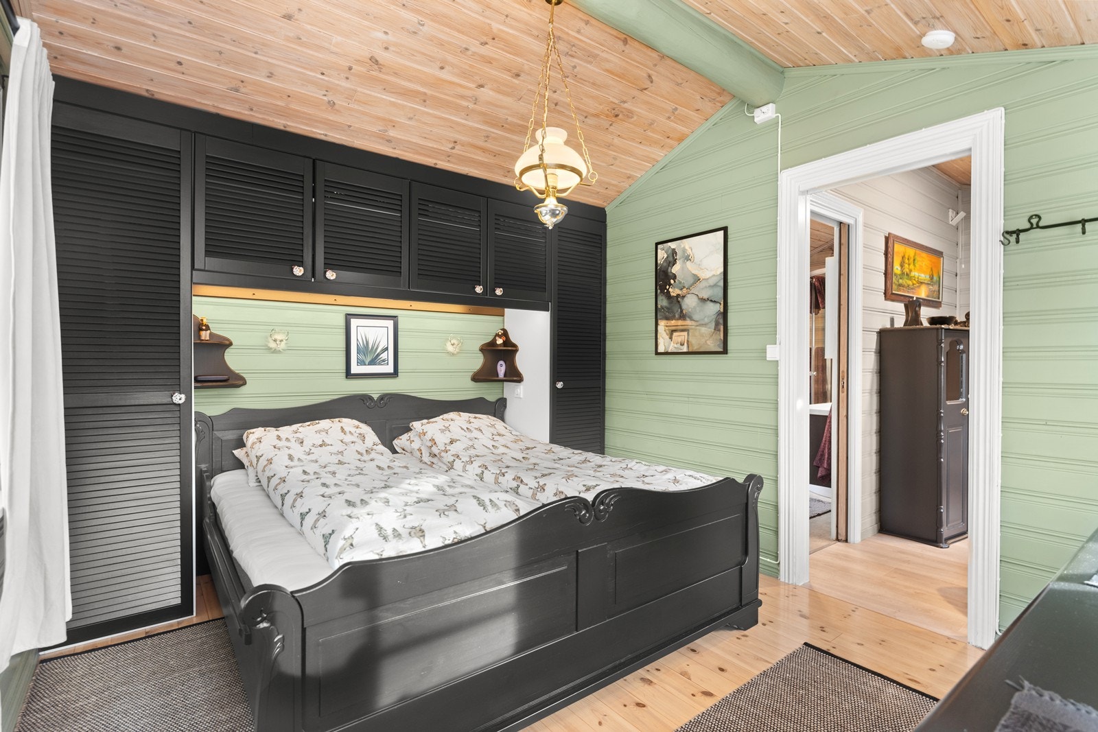 Duse, fine farger går igjennom i hele hytta. Galleribilde