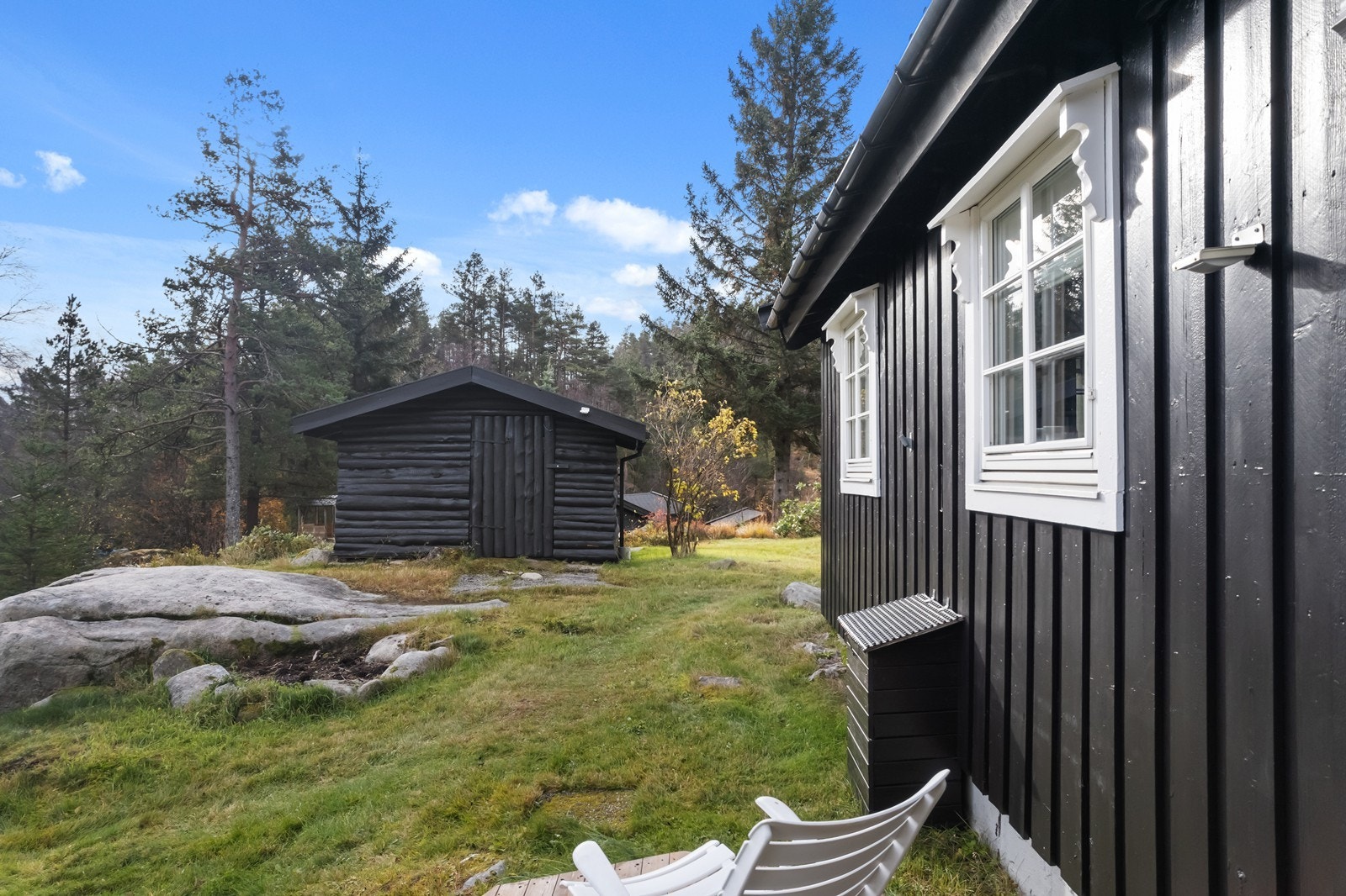 Vedskjul Galleribilde