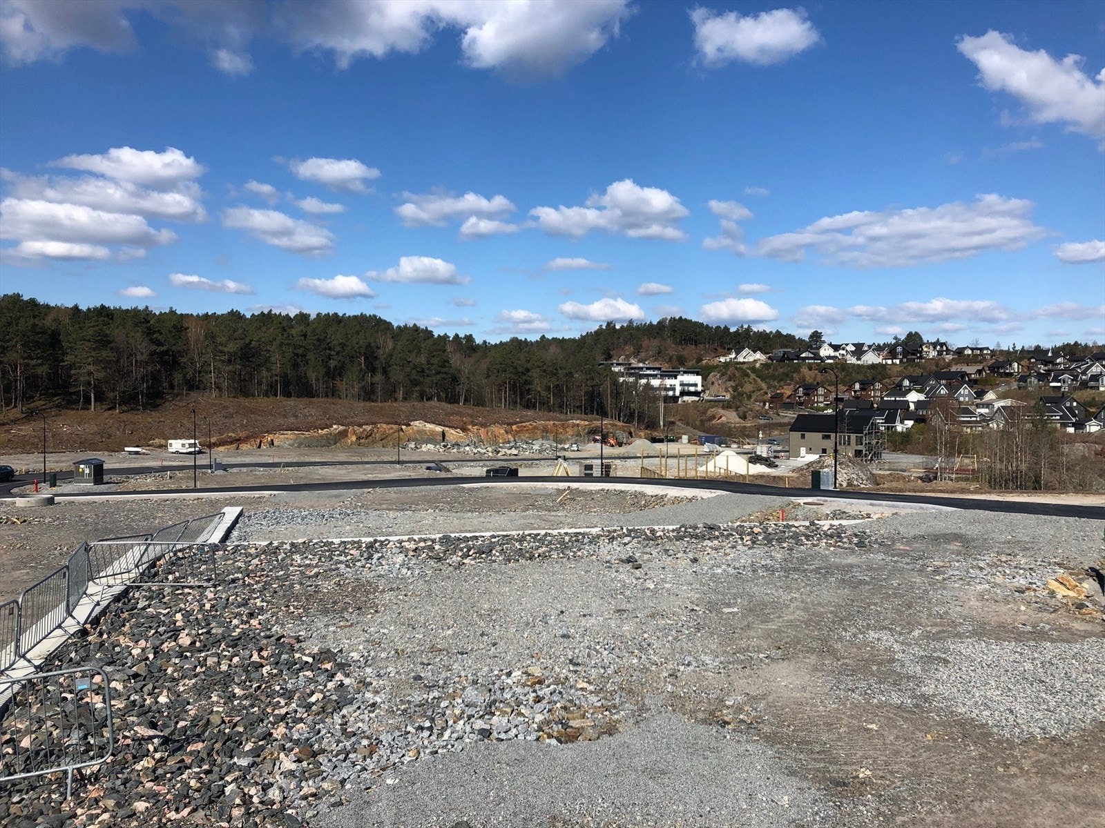 Tomtene leveres ferdig planert, klar til støp av såle Galleribilde