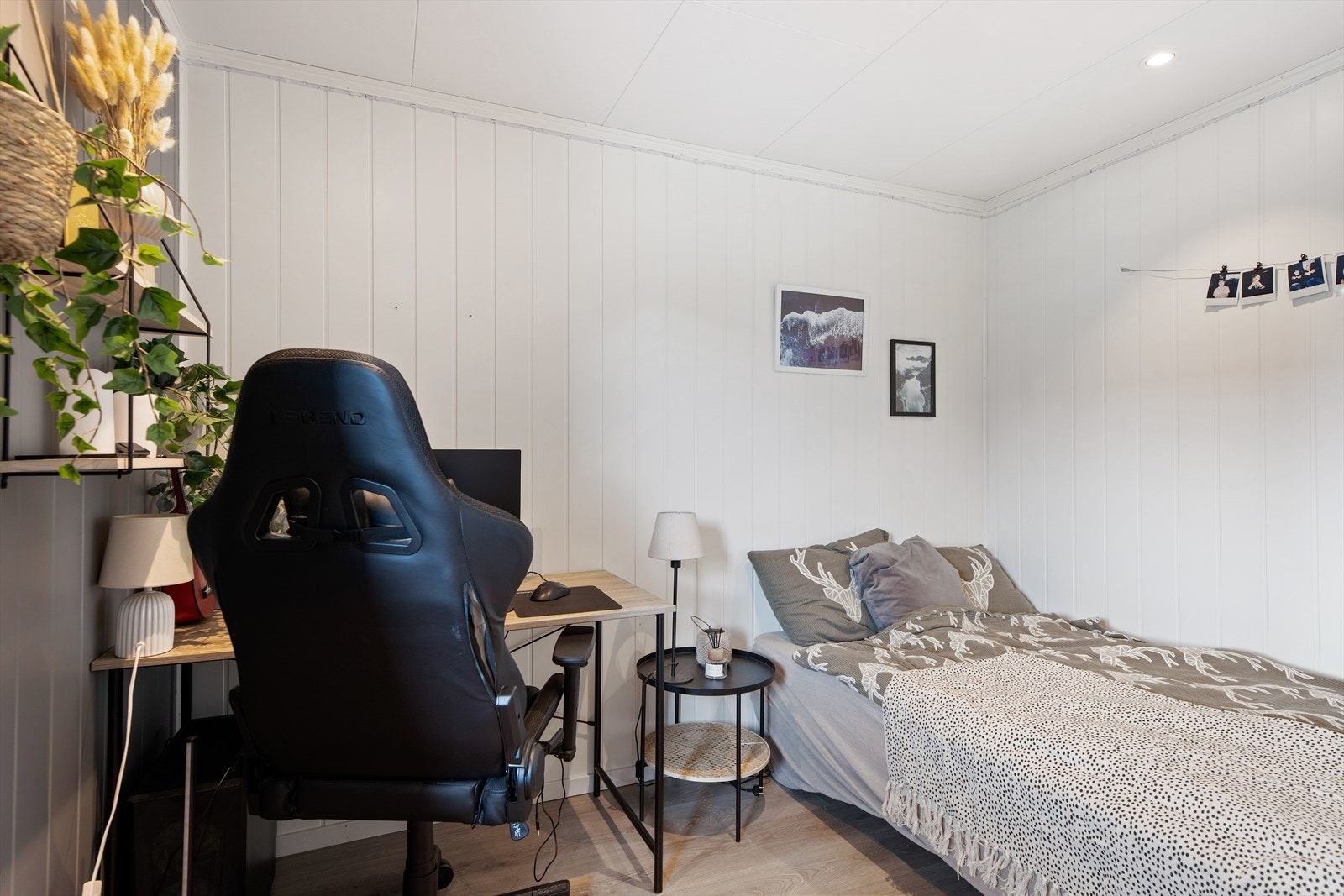 Rom som er innredet som soverom. Er ikke omsøkt/godkjent se.pkt. ferdigattest. Galleribilde