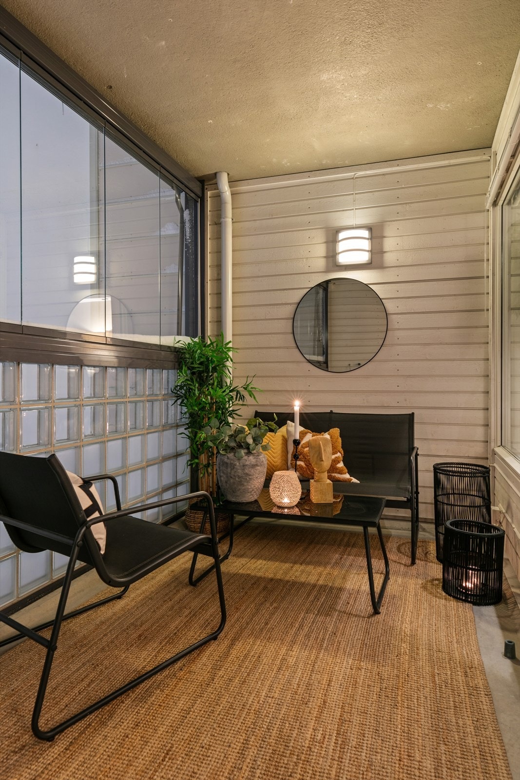 Balkongen er vestvendt og har et areal på ca. 9,5 kvm. Galleribilde