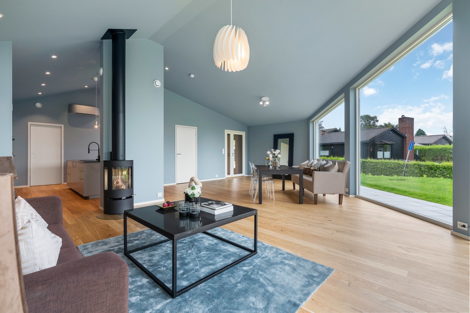 God plass til både sofagruppe og spisebord Galleribilde